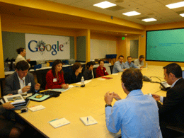 Personeros del gobierno costarricense reunido por personal de Google. Foto Casa Presidencial/CIT