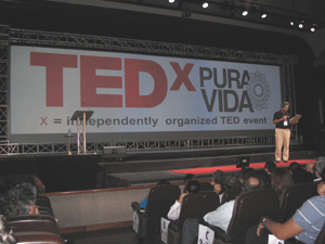 Dr. Roberto Sasso, organizador del TEDx Pura Vida 2010